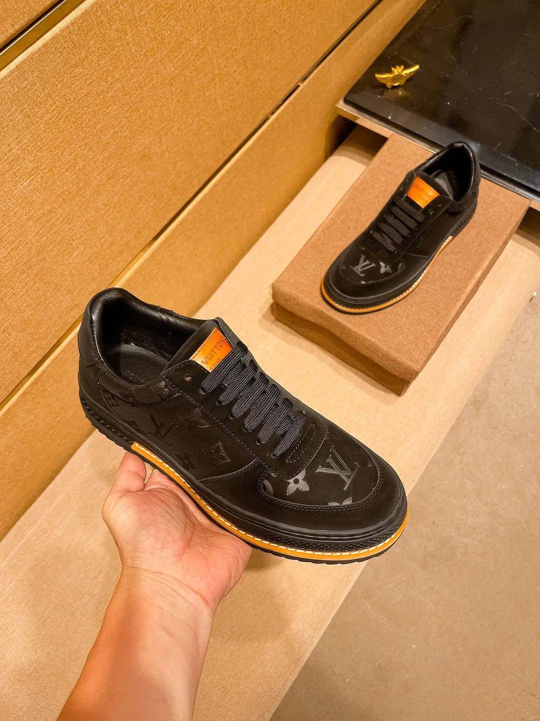 🚘🚘Factory batch 420💰[LV]🔥Louis Vuitton, a high-end men's shoe brand, official website 1:1 latest masterpiece: the upper is made of first-layer cowhide imported from Italy with a comfortable and breathable lining➕original non-slip and wear-resistant outsole🔥, making walking more convenient and comfortable! An exclusive new model, a stunning work, a beautiful 1:1 replica [color] compared to the official quality! Create a fashionable personality to set off your uniqueness! A must-have for trendy men! Classic 🔥 Size: 38-44 Colors 🔥 1⃣️ colors available 🔥.